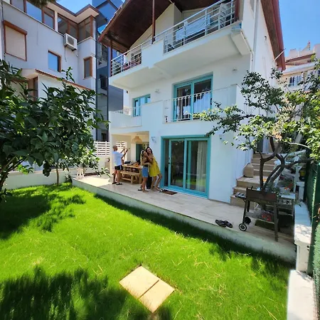 Nunu House Урла